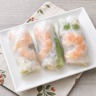 Traditional Vietnamese Spring Rolls (Goi Cuon)
