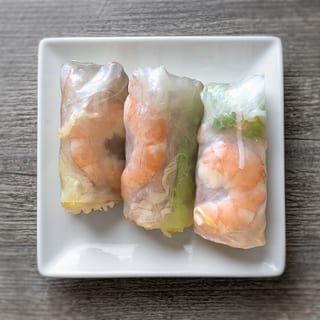 Traditional Vietnamese Spring Rolls (Goi Cuon)